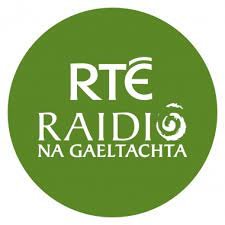 Green circle with the words RTÉ Raidió na Gaeltachta, the best way to learn Irish from the radio.